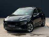 Hyundai Kona E Trend 2WD Kamera Schiebedach ACC HuD LHZ - schwarze Hyundai KONA Elektro