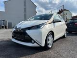 Toyota AYGO X-PLAY EDITION S KAMERA + KLIMA + TEMP - Toyota: Aygo Edition