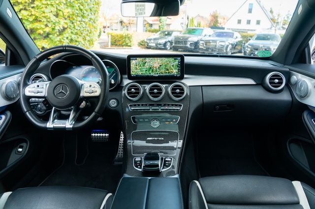 Mercedes-Benz C63S AMG Coupe / BURMESTER/ PANO/ HIGH-END/ 360° Mercedes-Benz C63S AMG Coupe / BURMESTER/ PANO/ HIGH-END/ 360°