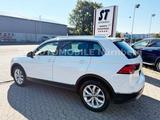 Volkswagen Tiguan 2.0 TDI Highline BMT*AHK*VOLLLEDER*LED* - VW Tiguan Gebrauchtwagen in Nürnberg