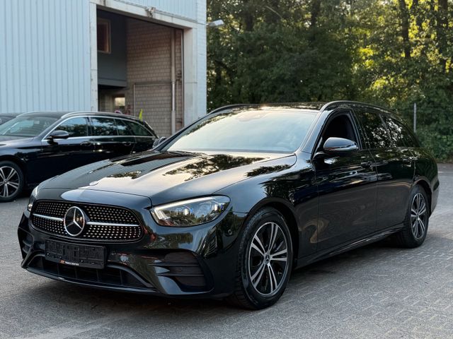 MERCEDES-BENZ E 220 d AMG NIGHT DISTRONIC