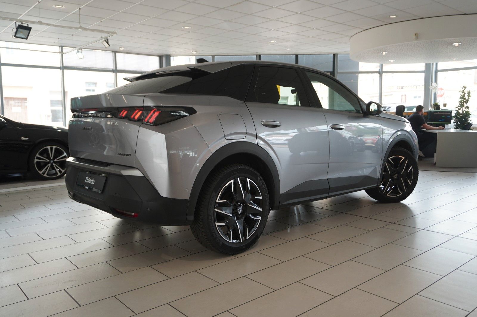 Fahrzeugabbildung Peugeot 3008 Hybrid 145 ALLURE NAVI/LED/360°/SPORT/DAB+