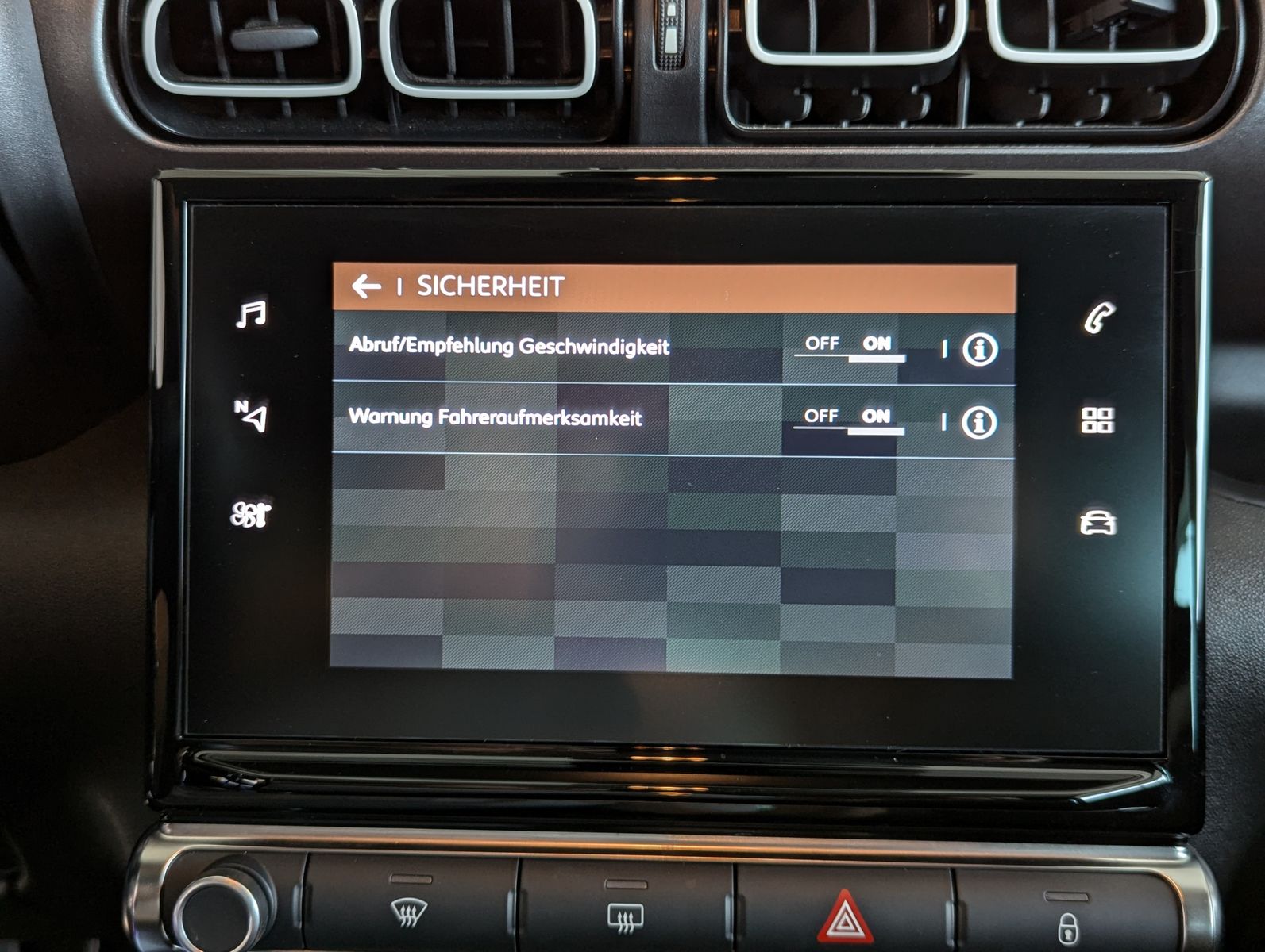 CITROEN C3 Aircross 1.2e-THP Live Aircross PureTech PDC - Image 25