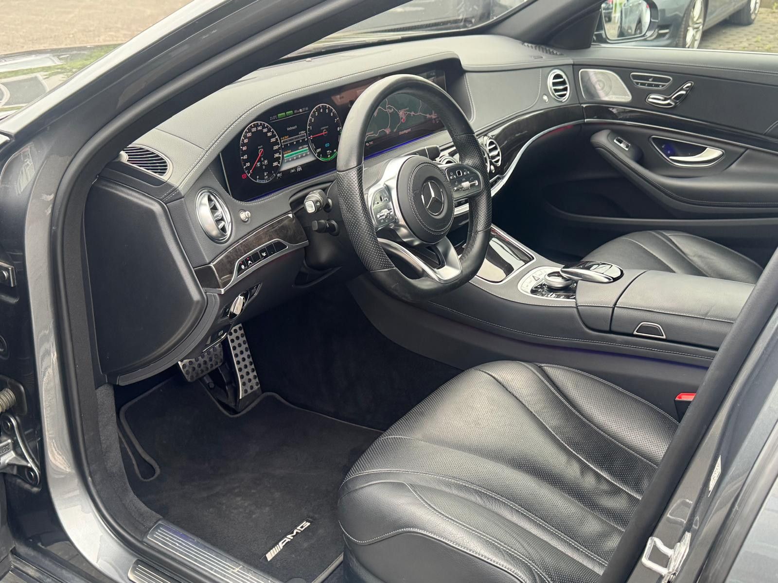 Fahrzeugabbildung Mercedes-Benz S 560 e L AMG-LINE+MEMO+LED+BURM+360°+HEAD-UP+