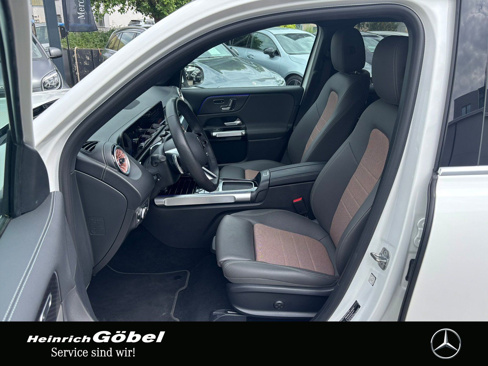 Fahrzeugabbildung Mercedes-Benz EQB 250+ ELECTRIC ART*MEMORY*APPLE CAR-PLAY*TOTW