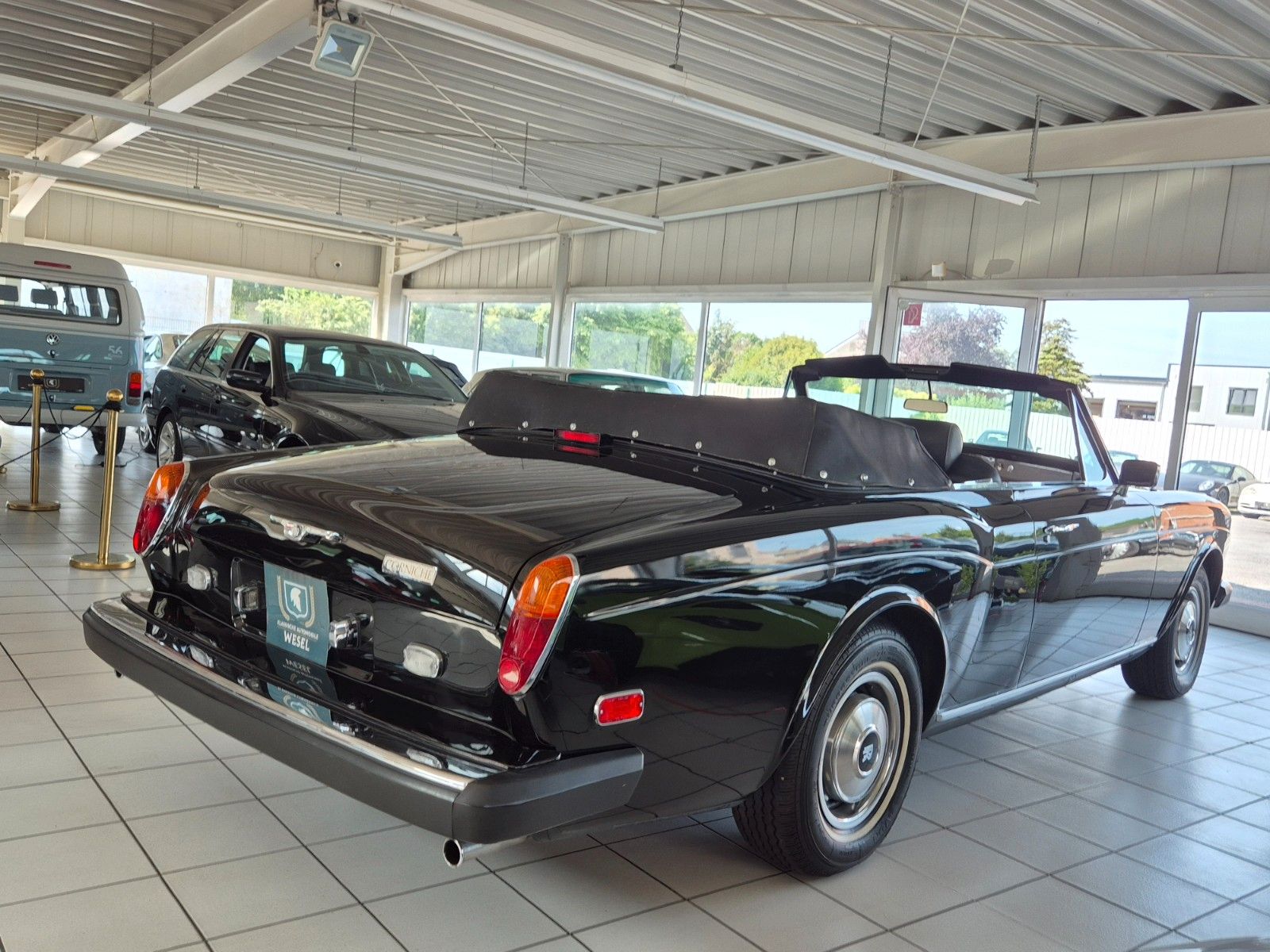 Fahrzeugabbildung Rolls-Royce Corniche/Technisch umfassend revidiert+Historie