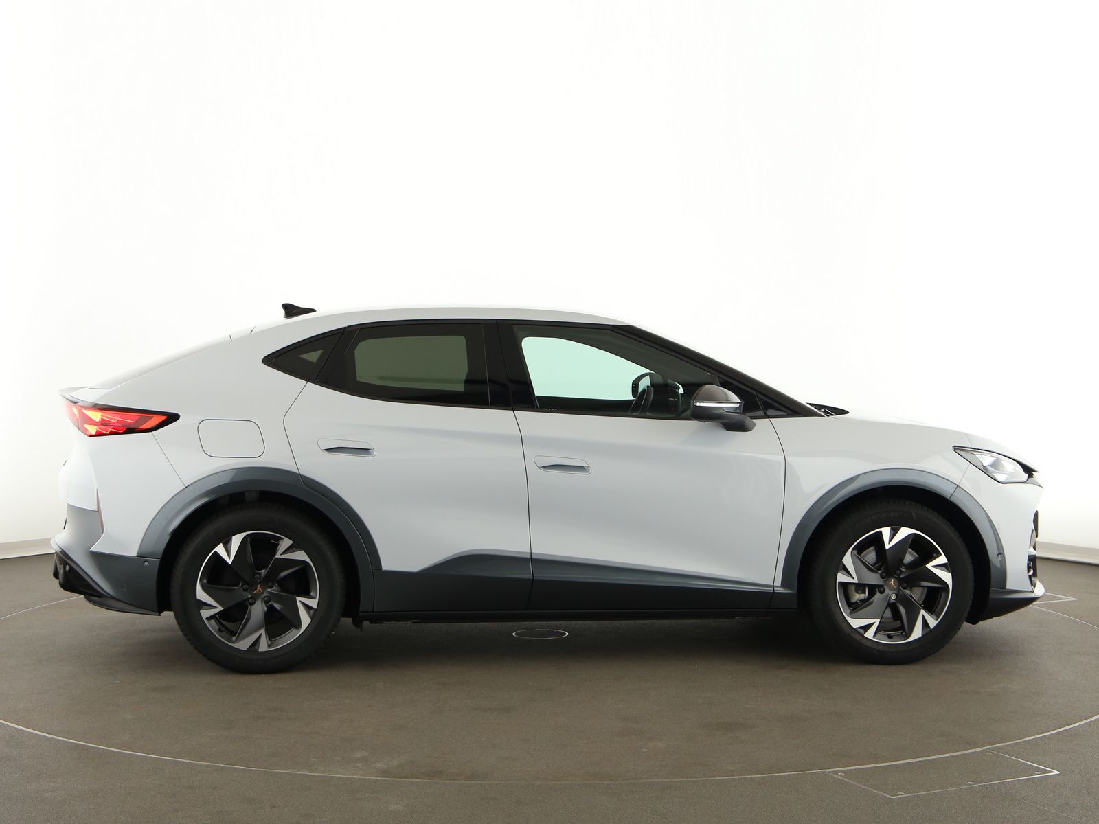 Cupra Tavascan - Bild 8