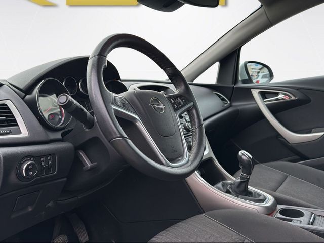 Fahrzeugabbildung Opel Astra J Sports Tourer Design Edition