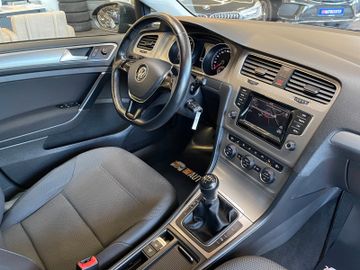 Volkswagen Golf VII Lim.  BMT *NAVI*SZHZ*PDC*TÜV-052027*