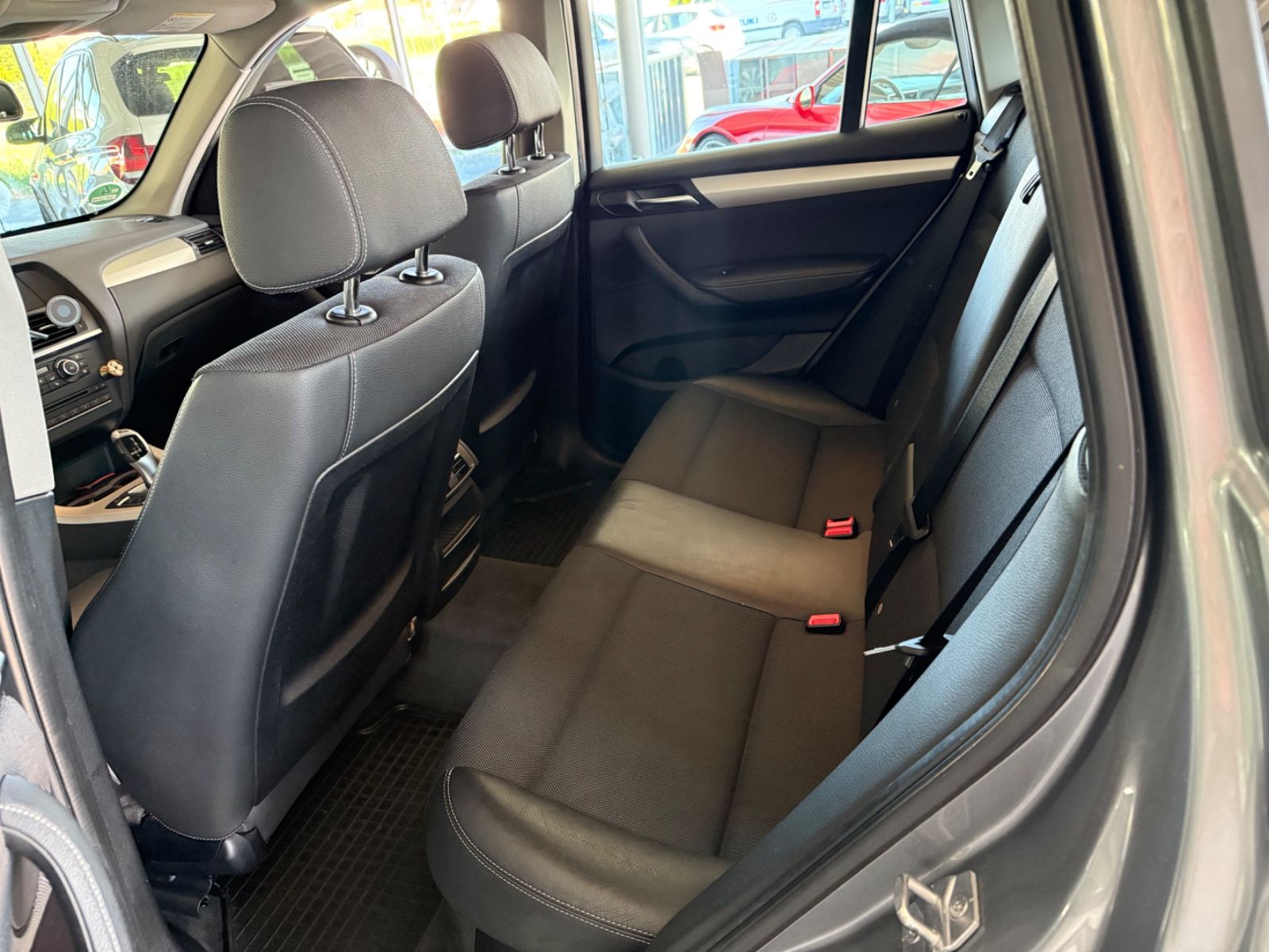 Fahrzeugabbildung BMW X3 xDrive 20d Aut. * Navi * Xenon * PDC * SHZ *