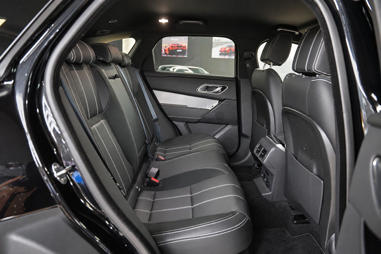 Fahrzeugabbildung Land Rover Range Rover Velar R-Dynamic SE *Meridian*Memory*