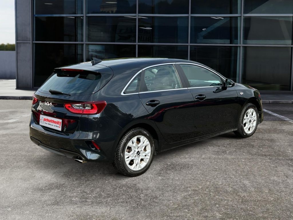 Fahrzeugabbildung Kia Ceed 1.5 T-GDI OPF Vision