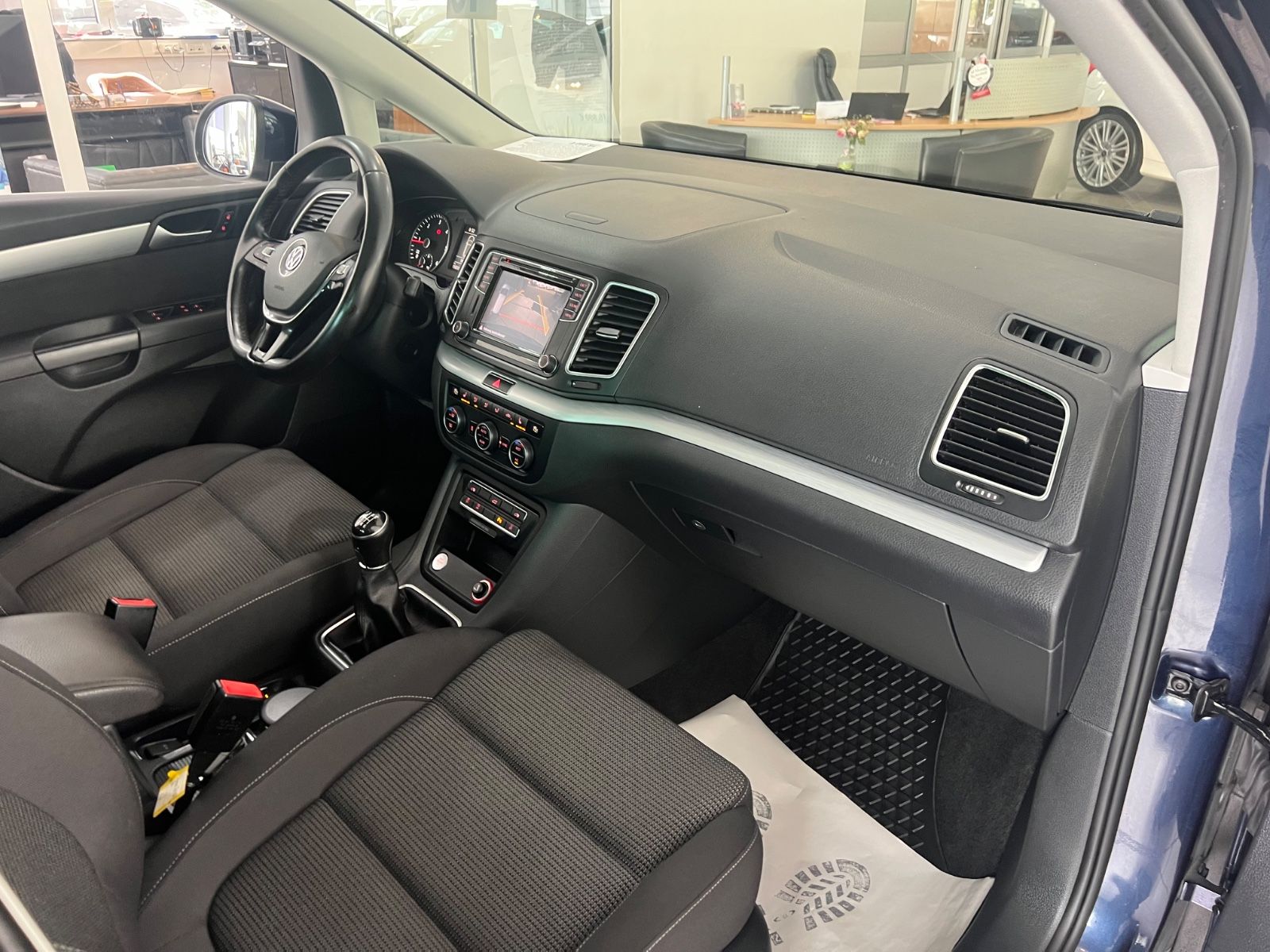 Fahrzeugabbildung Volkswagen Sharan 2.0 TDI Comfortline * PANO* R.KAMERA *AHK