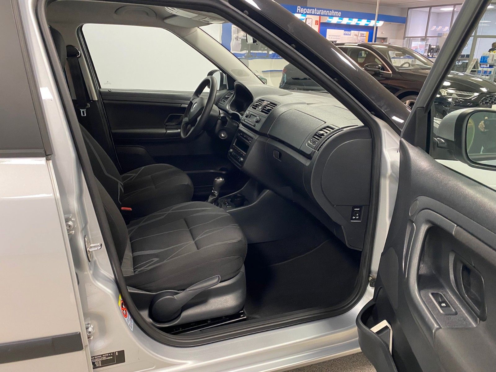 Fahrzeugabbildung SKODA Fabia 1.2l TSI 77kW Fresh+KLIMAAUTOMATIK+SHZ+PDC