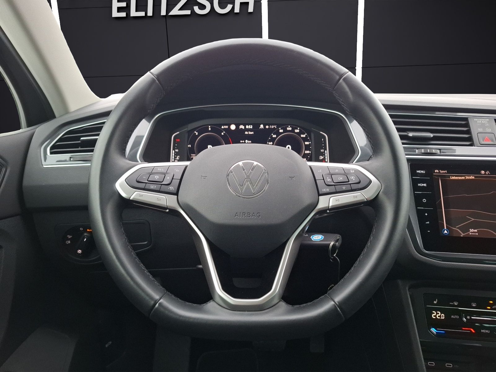 Fahrzeugabbildung Volkswagen Tiguan TDI Life DSG 4M Standhzg Matrix Navi AID