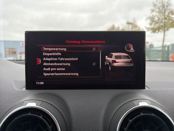 Audi Q2 35 TFSI Advanced KAMERALEDTEMPOMAT