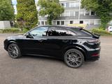 Porsche Cayenne Turbo Turbo - Porsche Cayenne mit Benzin-Antrieb: Sportwagen