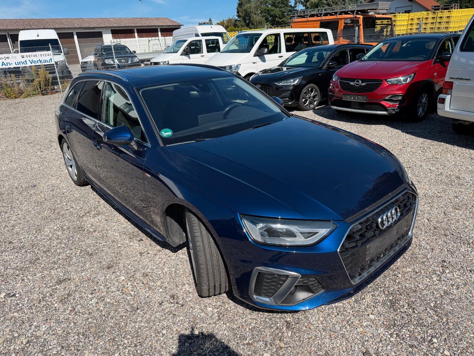 Audi A4 - 1