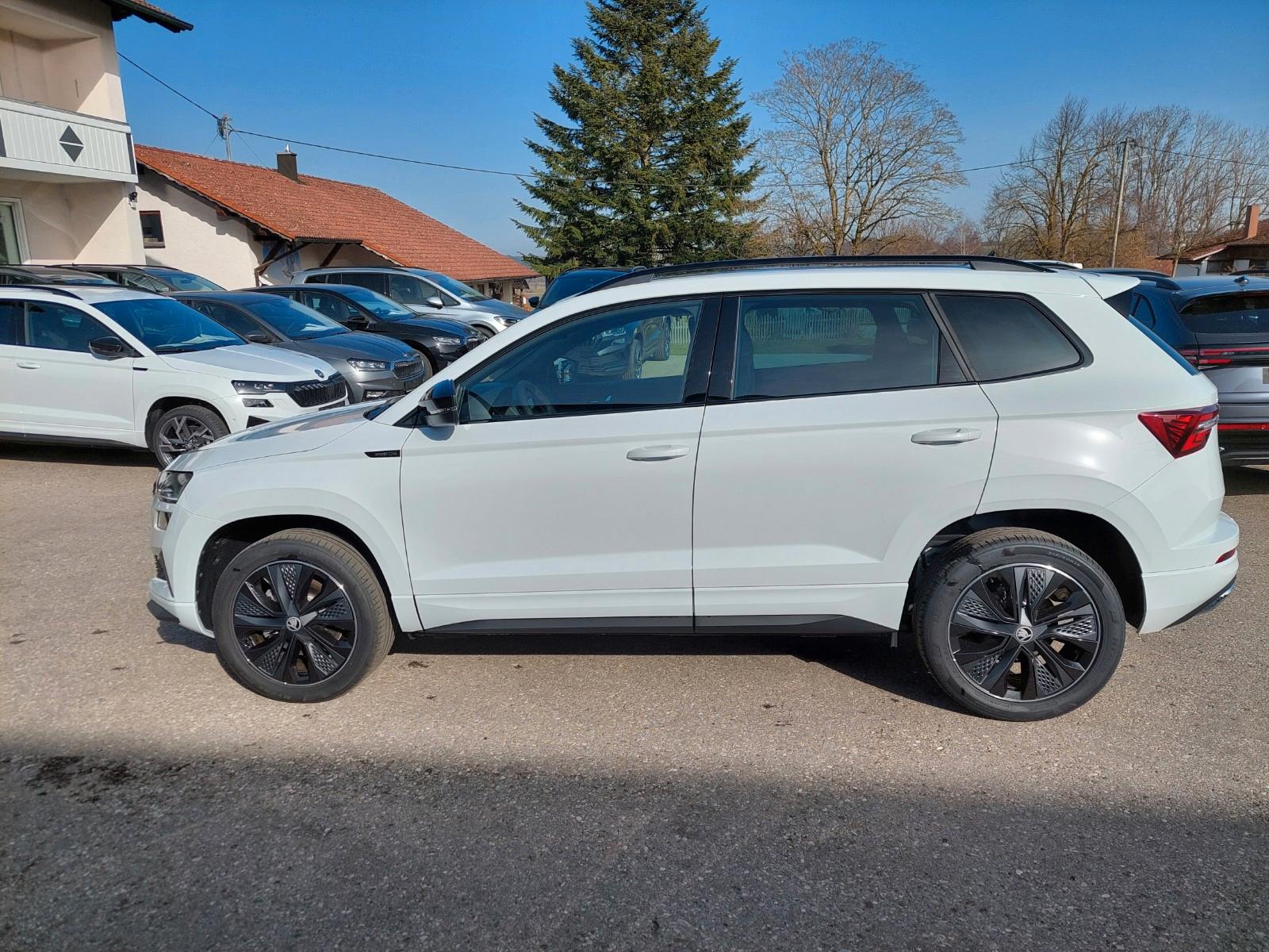 Skoda Karoq 1.5l TSI ACT DSG Sportline AHK Panoram 4JG