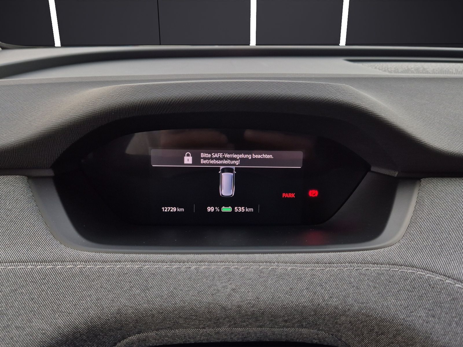Fahrzeugabbildung SKODA Enyaq Coupé 85 Loft Matrix AHK WäPu Navi Pano AC