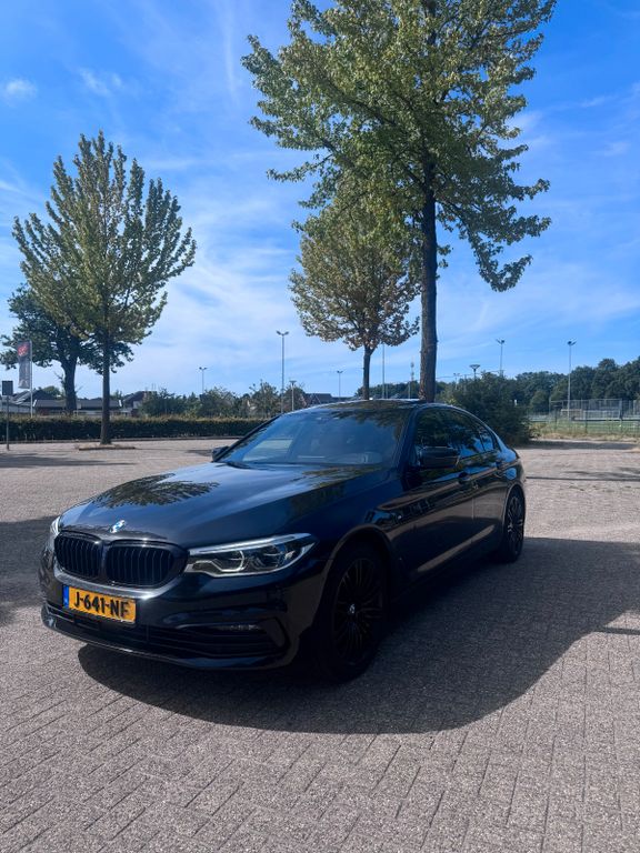 Image of BMW 530