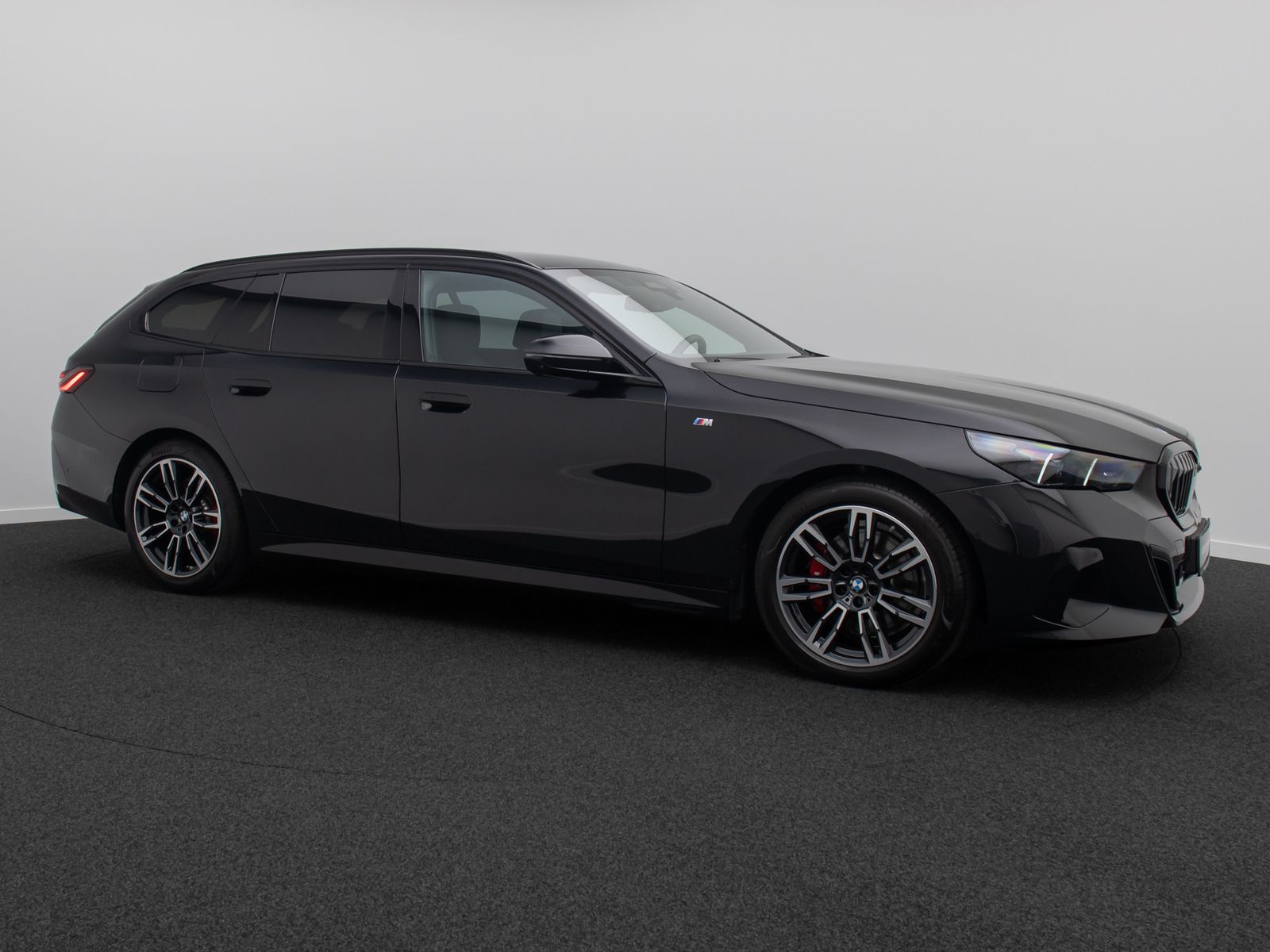 Fahrzeugabbildung BMW 520d M Sport 360&deg;H/K Alarm DAB HUD Bel&uuml;ftung 19"