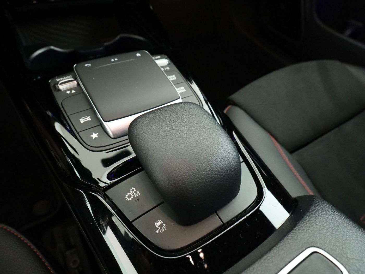 Mercedes-Benz CLA 35 AMG 4M LED Burmester Memory Night Kamera foto 15