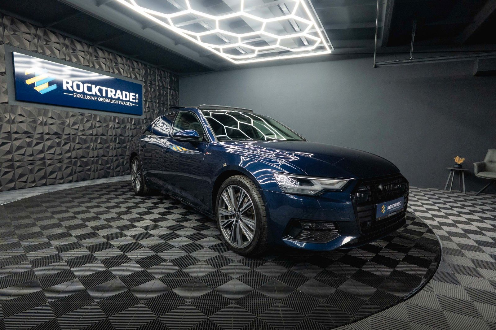 Fahrzeugabbildung Audi A6 55 TFSI quattro S-Line Sport Black Design ACC