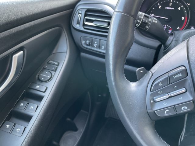 Fahrzeugabbildung Hyundai i30 cw 1.6 CRDi Mild-Hybrid Trend Autom. Navigat