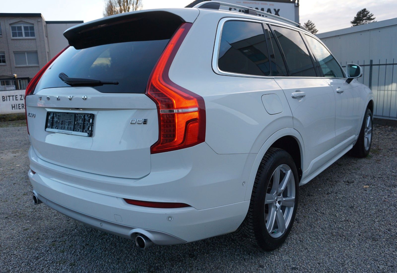 Fahrzeugabbildung Volvo XC90 Momentum AWD, Kamera, Navi, LED