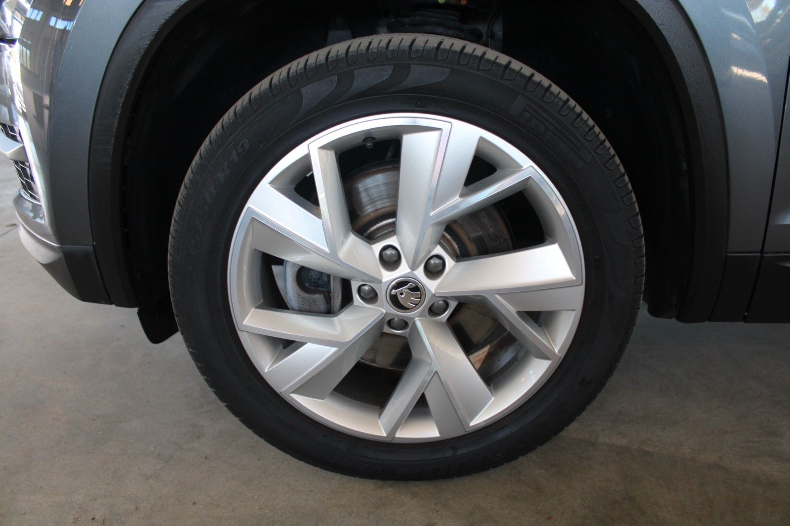 Fahrzeugabbildung SKODA Kodiaq DSG 4x4 SOLEIL LED AHK LEDER ACC STDHZ