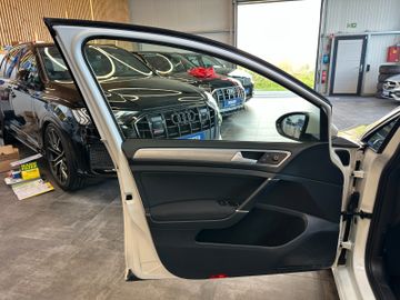 MYAUTOCENTER – Gebraucht- und Jahreswagen mit Werkstattservice in Pfaffenhofen Volkswagen Golf VII *TÜV0228*STHZ*KLIMA*NAV*PDC*BLTH*CD*