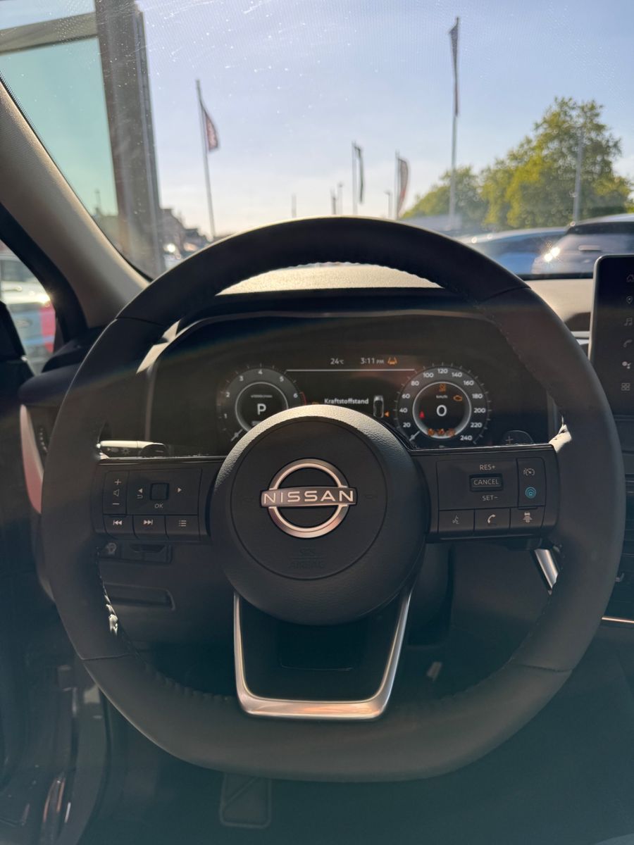 Fahrzeugabbildung Nissan Qashqai 1.3 DIG-T Xtronic N-Connecta/sofort