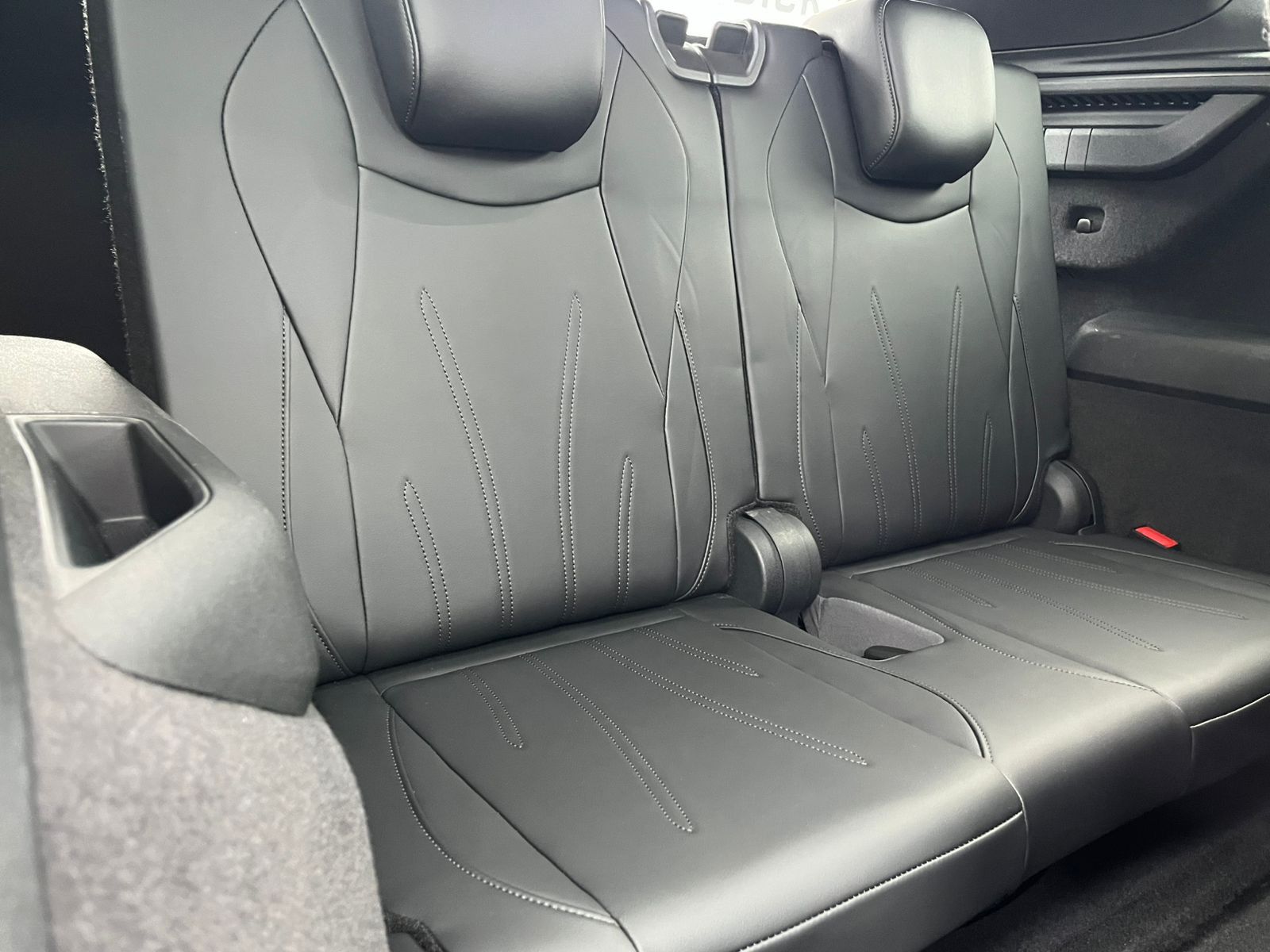Fahrzeugabbildung Volkswagen Tayron 2.0 TDI 4M R-Line 7S*IQ-L.*LEDER*PANO*HUD