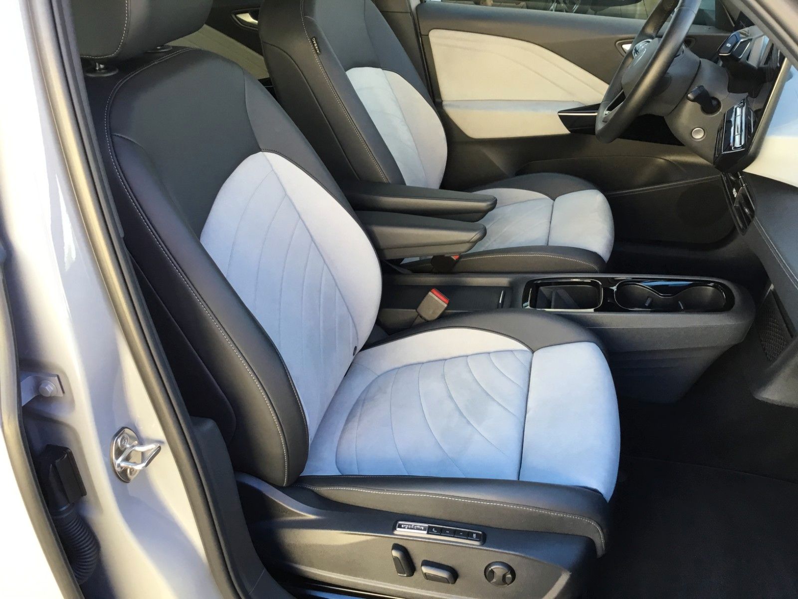 Fahrzeugabbildung Volkswagen ID.3 Move 58 kWh Pro+Kamera+ACC+19"+Navi