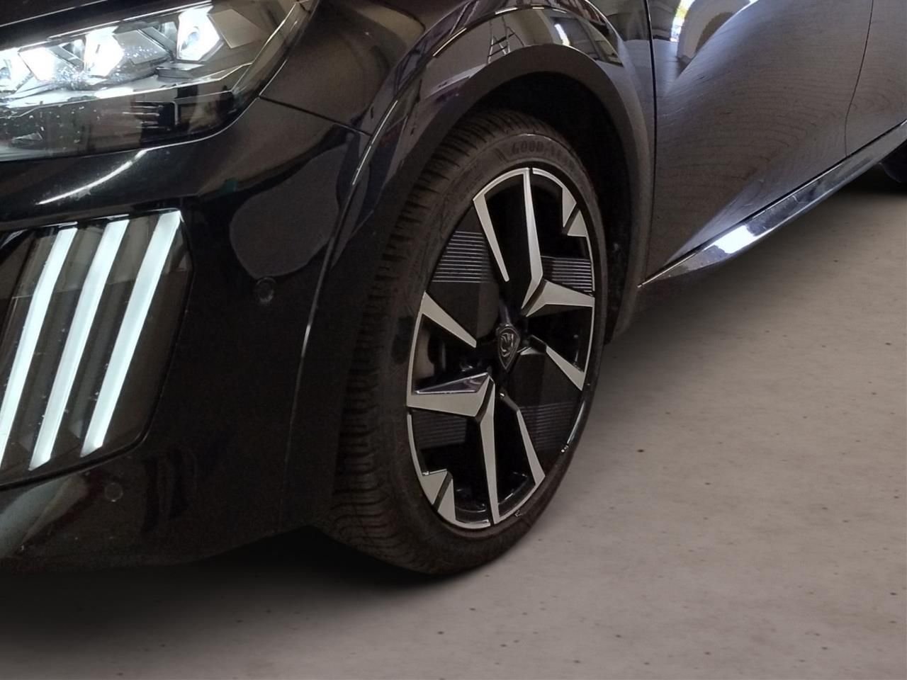 Fahrzeugabbildung Peugeot 208 GT Hybrid 145 e-DSC6