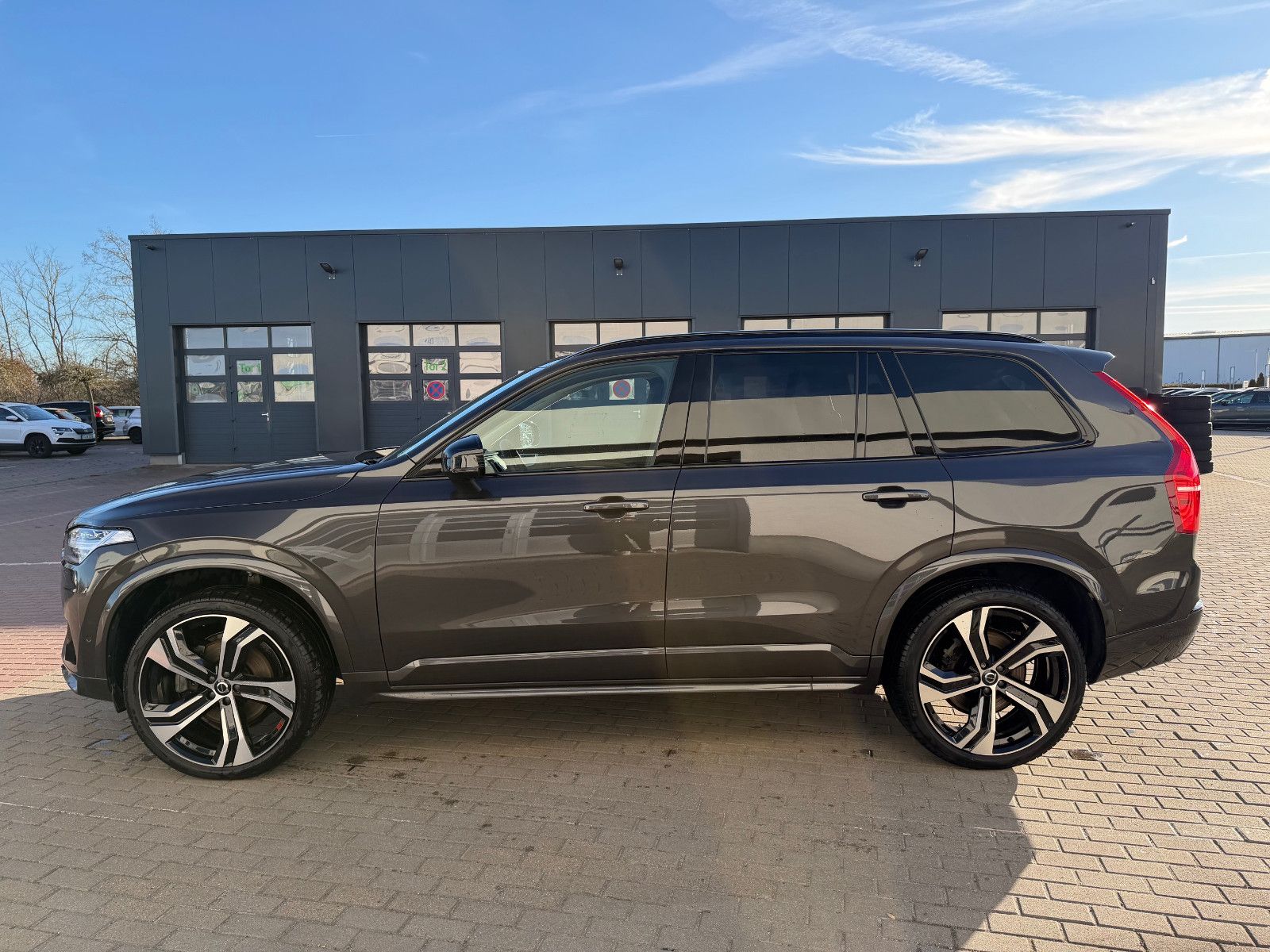 Fahrzeugabbildung Volvo XC90 B5 D Ultimate Dark AWD*B&W*LUFT*STHZG*360*