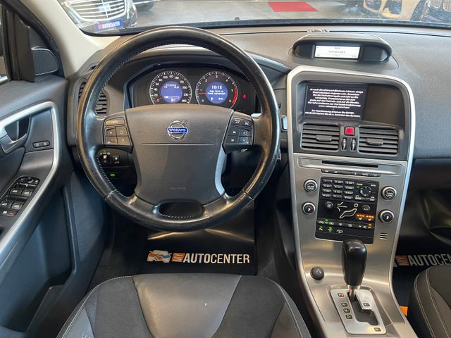 Volvo XC60 Momentum AWD *BI-XENON*PANO*NAVI*PDC*AHK*