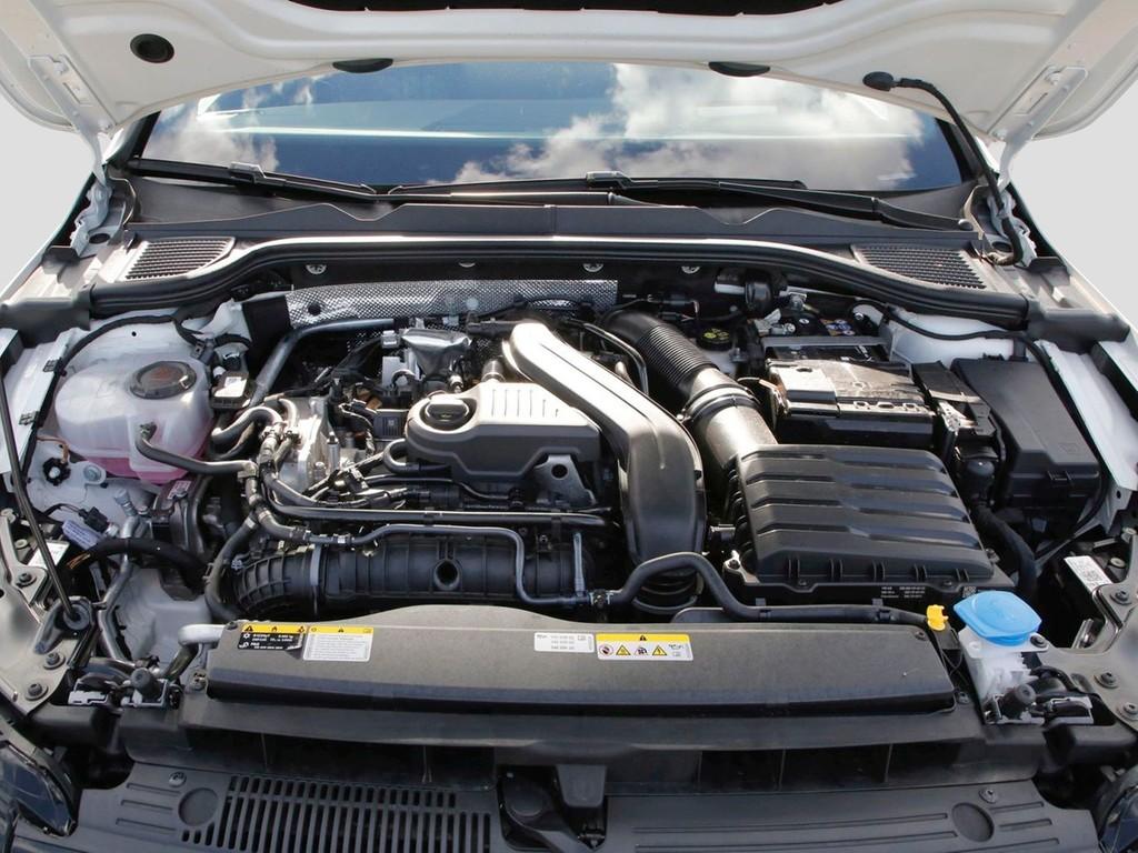 Volkswagen Golf VIII Lim.1.5 eTSI DSG Black Style R-Line, миниатюра 7