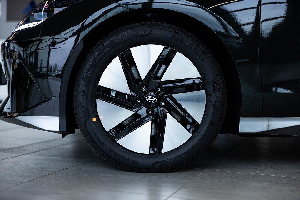 Fahrzeugabbildung Hyundai IONIQ 6 77,4kWh AWD UNIQ GSD