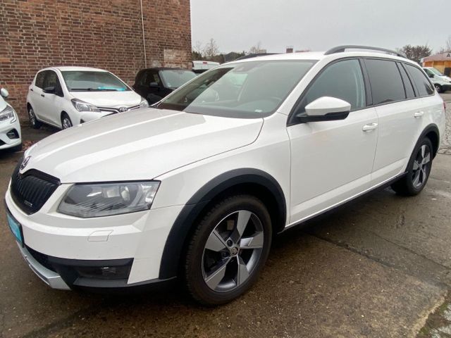 Skoda Octavia Combi Scout 4x4 Aut+Navi+PDC+Winterräder