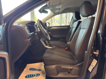 Volkswagen T-Roc - 12
