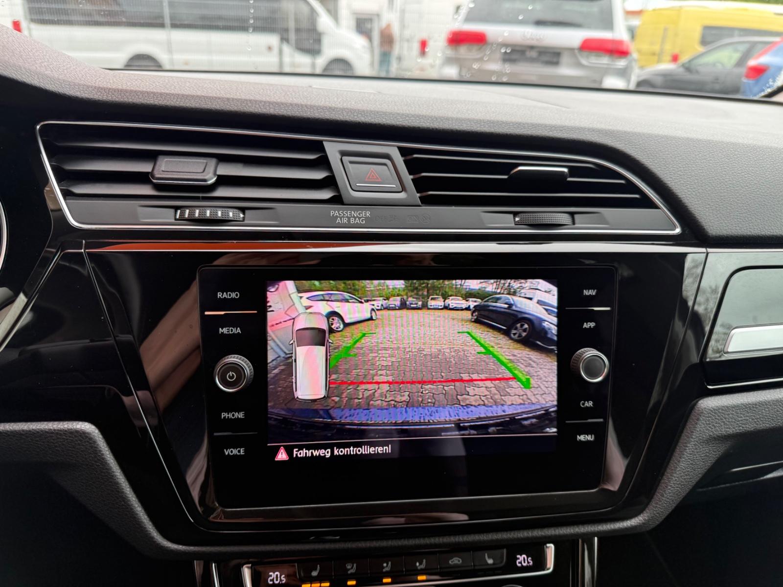 Volkswagen Touran Highline 7 Sitzer ACC Kamera, миниатюра 25