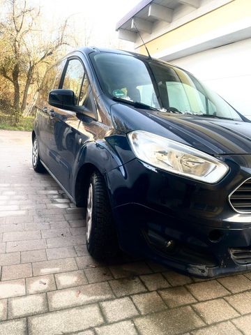 Ford Tourneo Courier. Guter Zustand