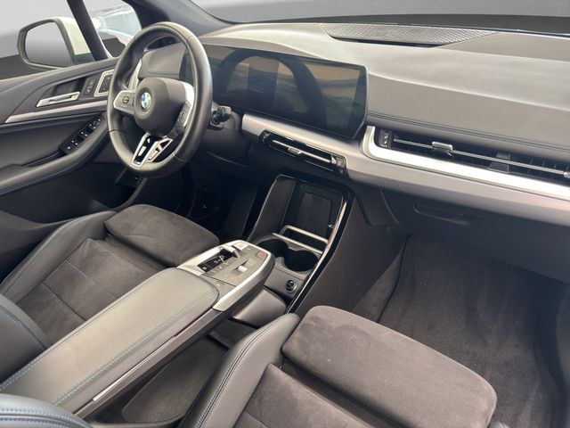 Fahrzeugabbildung BMW 218i Active Tourer M Sport Kamera+Pano+H&K+ACC