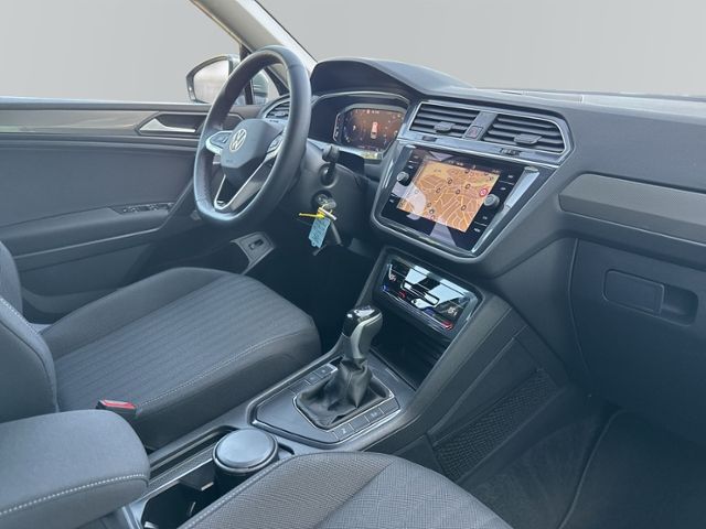 Tiguan Allspace 1.5 TSI DSG 7-SITZE+LED+NAVI+AHK