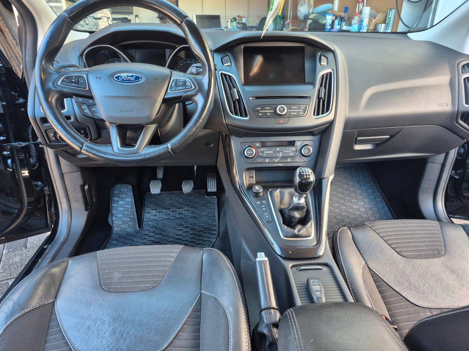 Ford Focus 2015 — photo 8