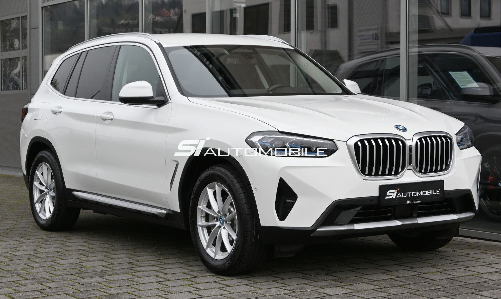 Fahrzeugabbildung BMW X3 xDr.30e °ACC°AHK°ADAP.FAHRWERK°HUD°MEMO°360°