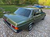Mercedes-Benz 300D W123 rostfrei Schalter 3.Hand! - Mercedes-Benz 300 300d mit Diesel-Antrieb
