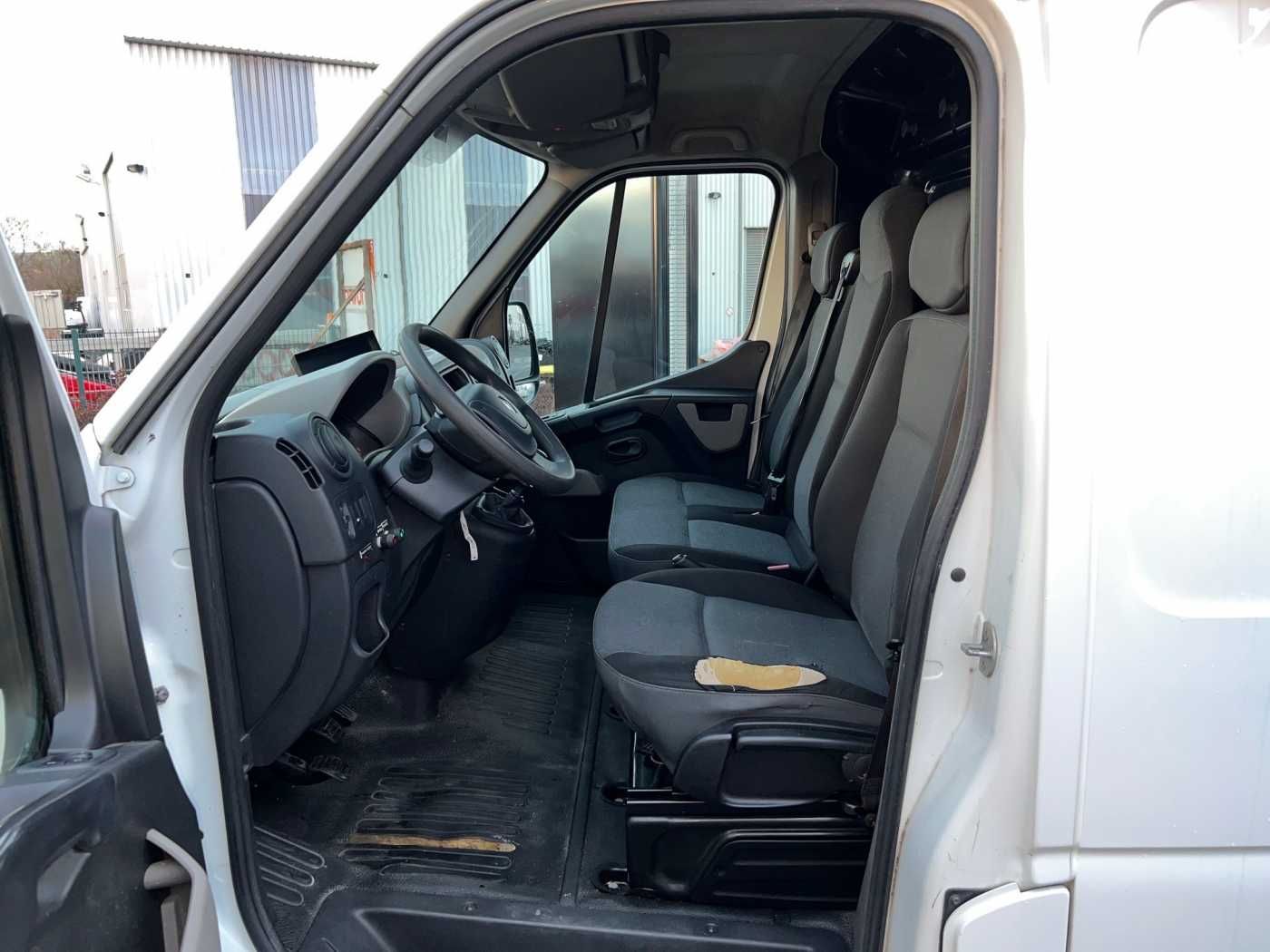 Fahrzeugabbildung Renault Master 2.3 dCi / KLUBB K26, 12m